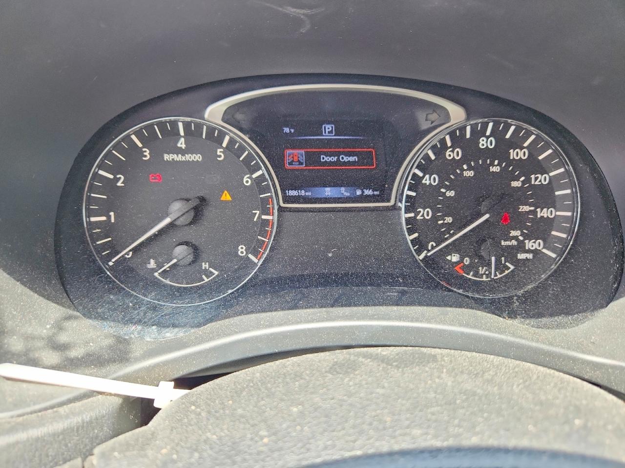 Nissan Pathfinder Sv