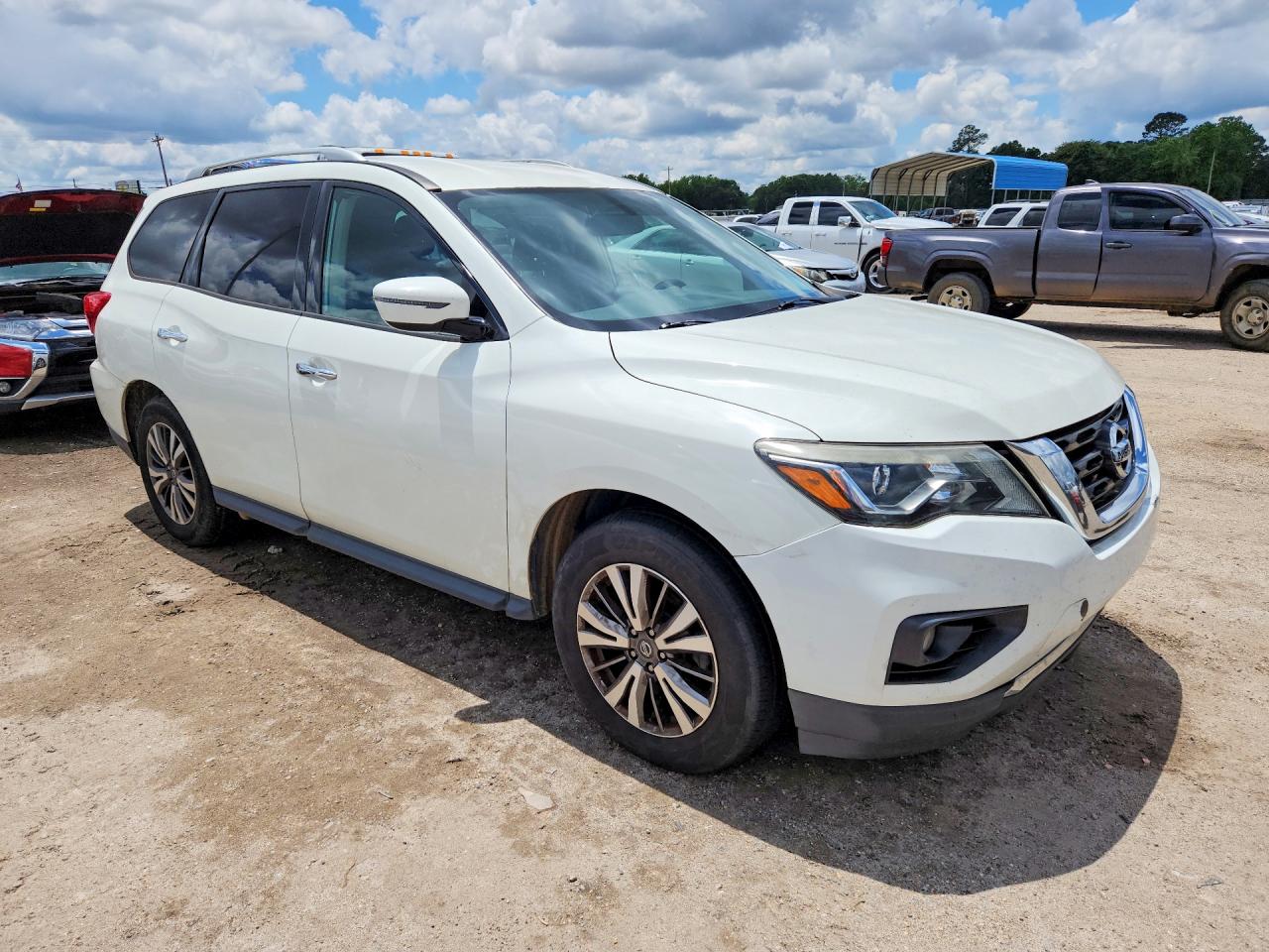 Nissan Pathfinder Sv