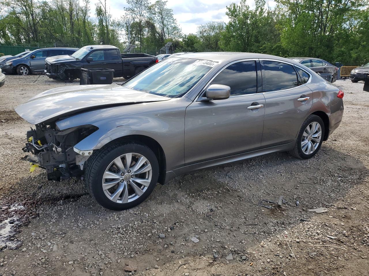 Salvage INFINITI M56 Image