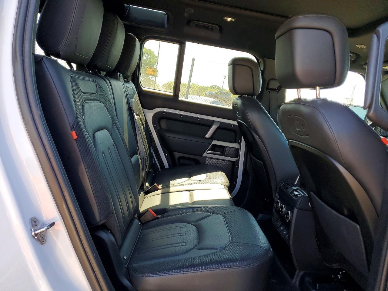 Land Rover Defender 110 X-dynamic Hse