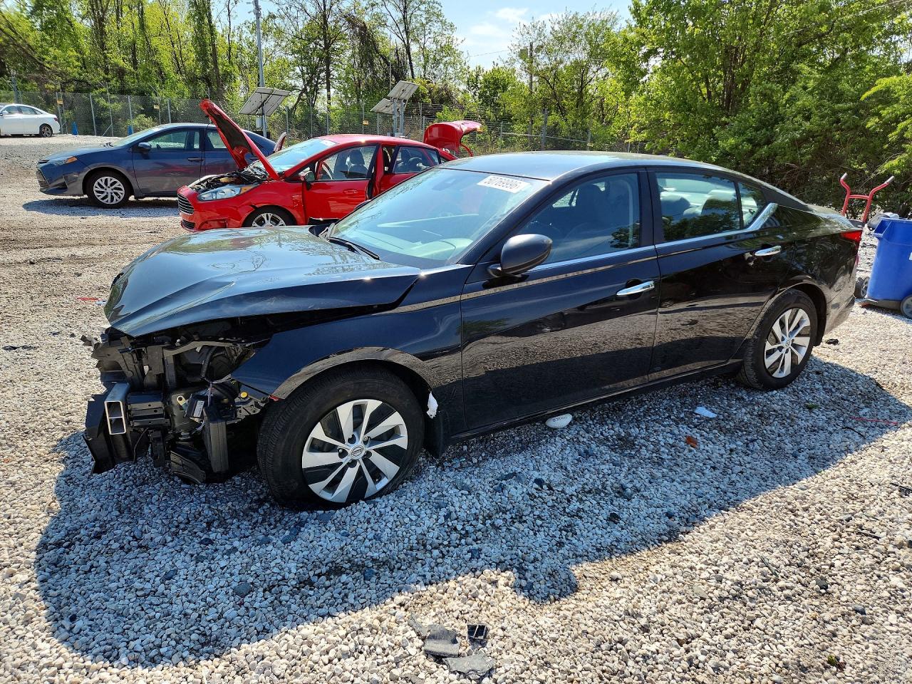 Salvage Nissan Altima Image