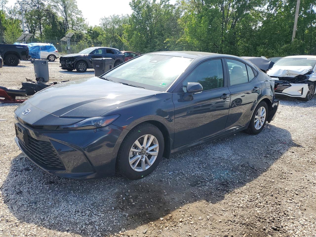 Salvage Toyota Camry Image