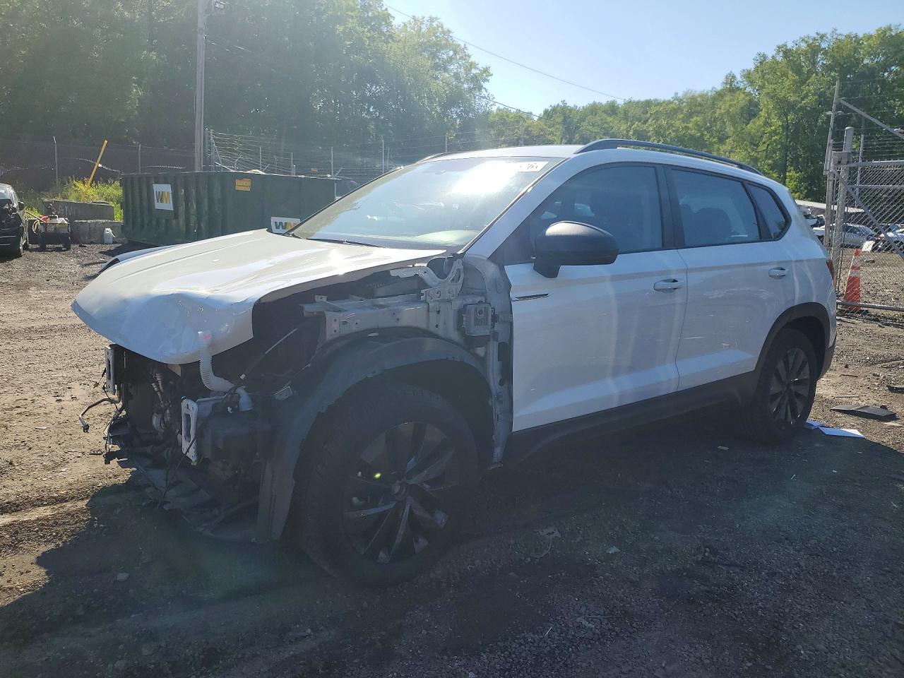 Salvage Volkswagen Taos Image