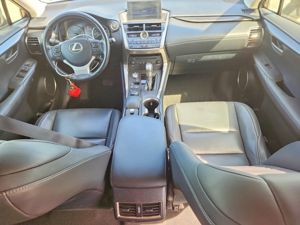 Lexus NX 200t