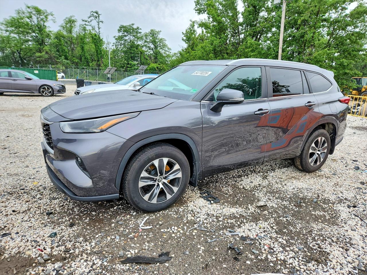Salvage Toyota Highlander Image