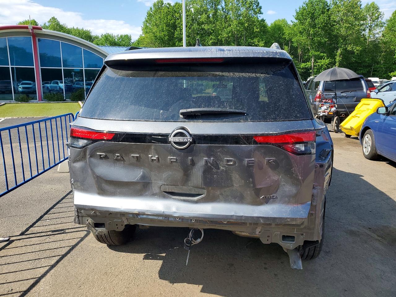 Nissan Pathfinder Sv