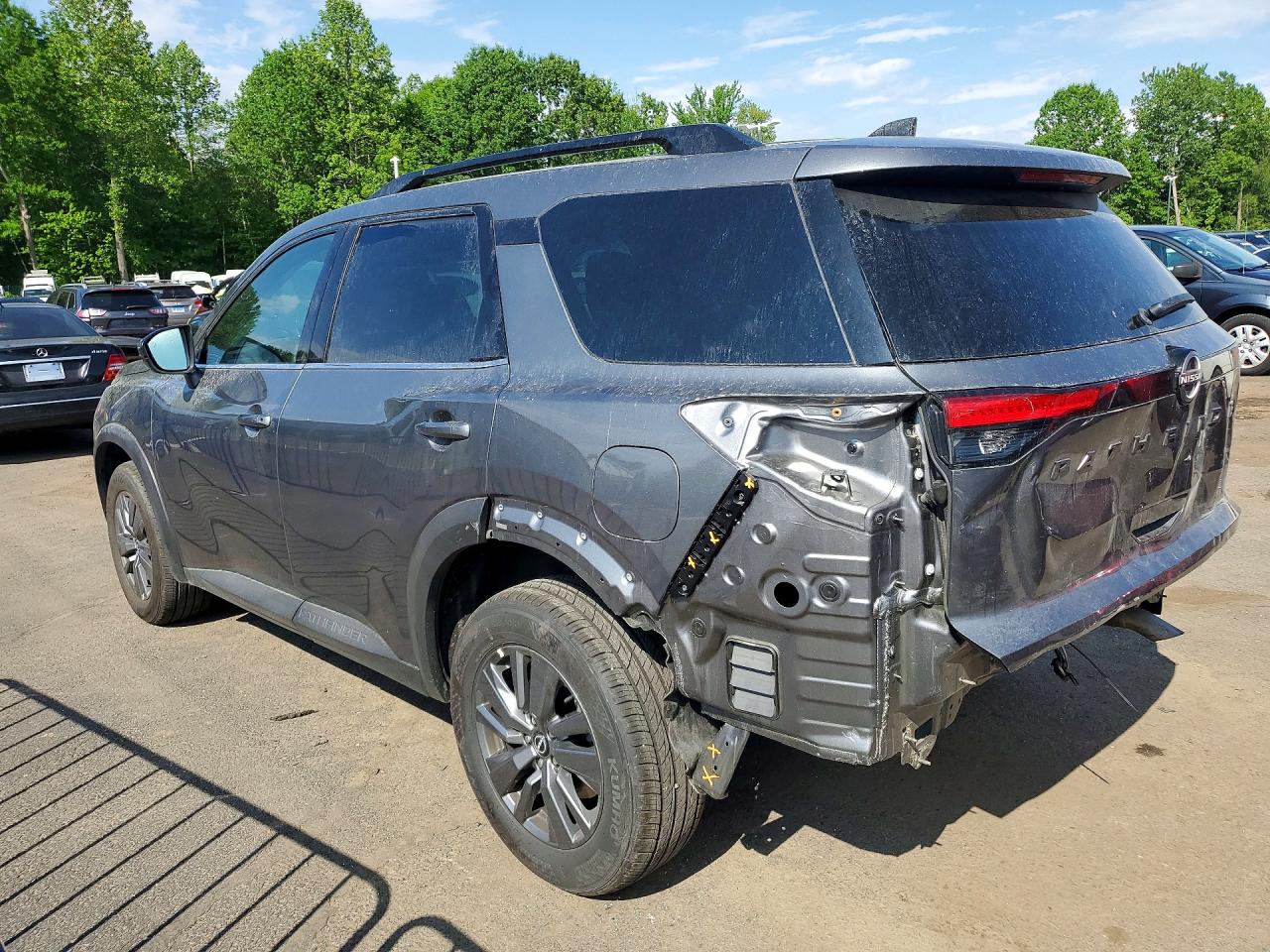 Nissan Pathfinder Sv