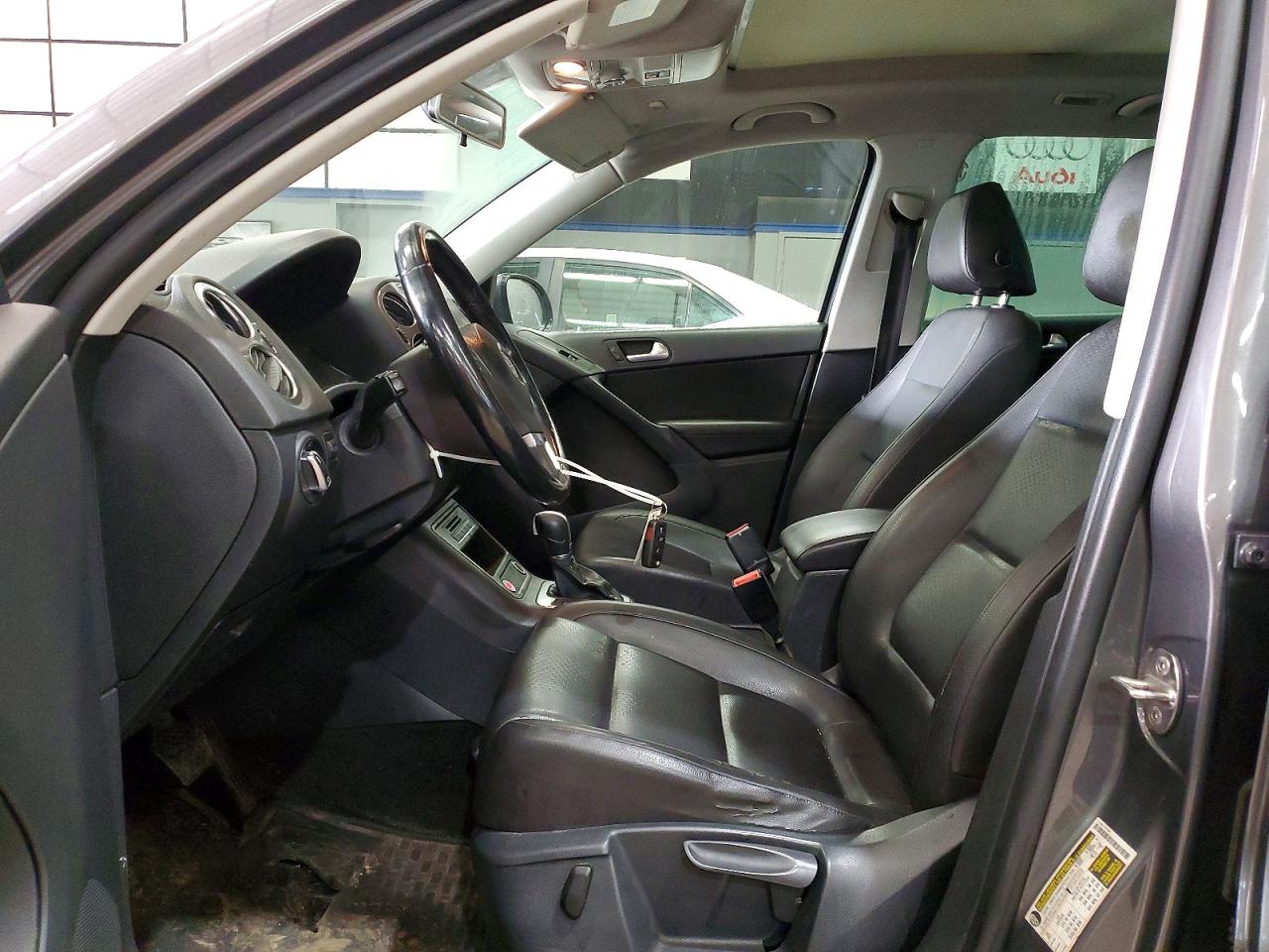 Volkswagen Tiguan S