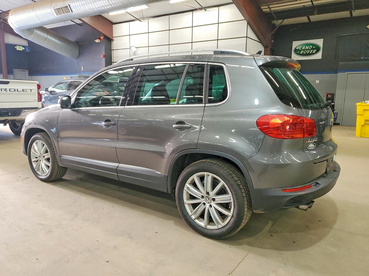 Volkswagen Tiguan S
