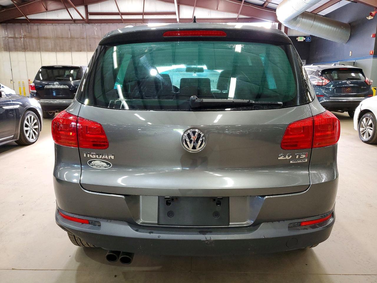 Volkswagen Tiguan S