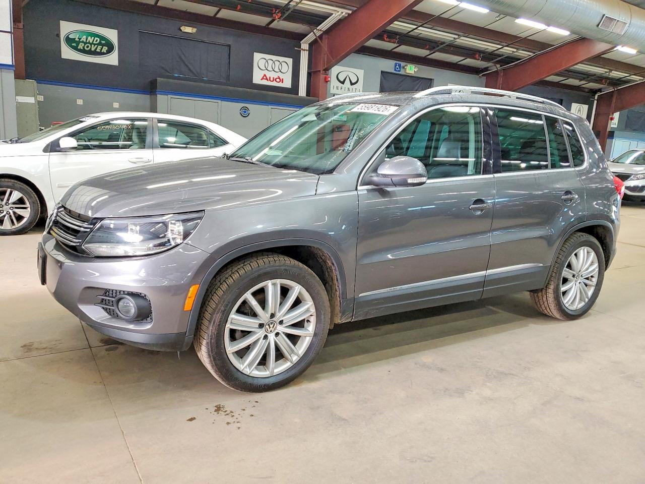 Salvage Volkswagen Tiguan Image
