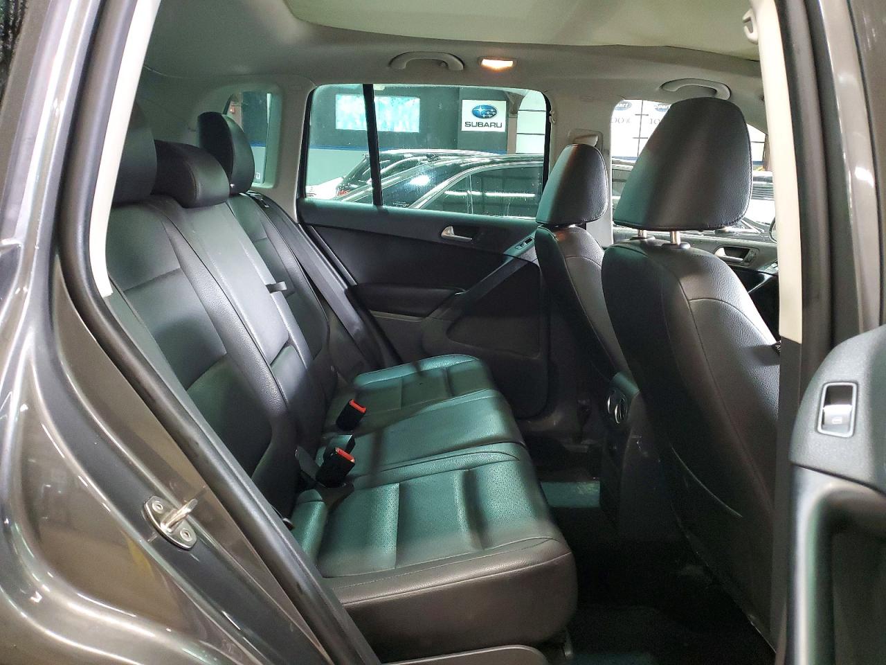 Volkswagen Tiguan S
