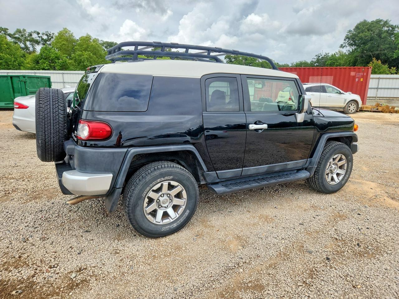 Toyota FJ Cruiser Base