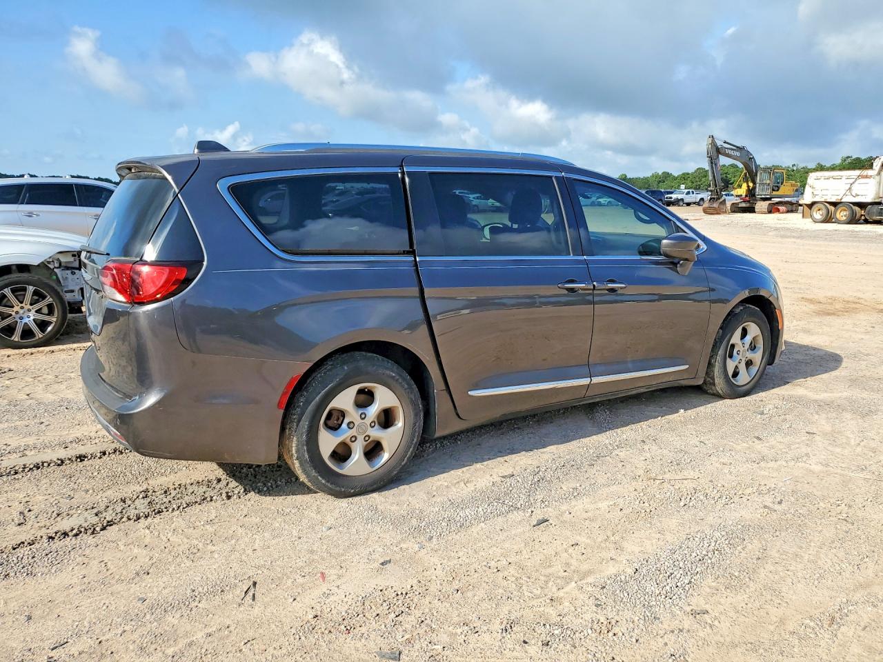 Chrysler Pacifica Touring L Plus