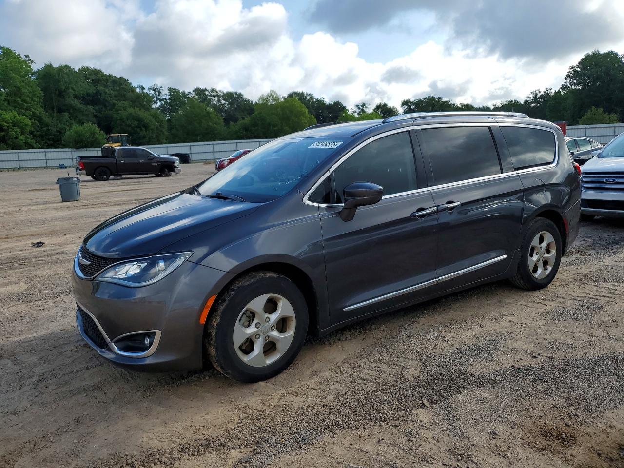 Salvage Chrysler Pacifica Image
