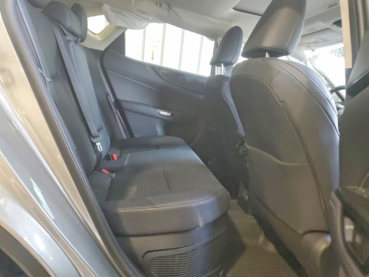 Lexus NX Base