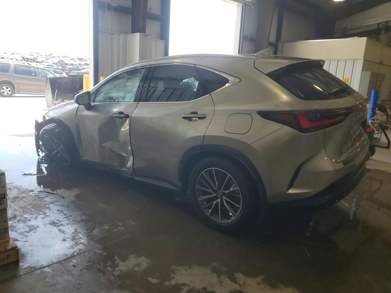Lexus NX Base