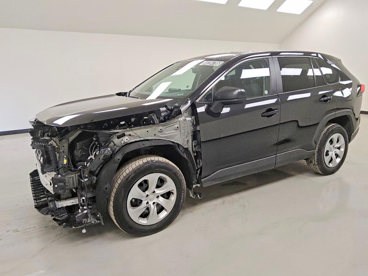 Salvage Toyota RAV4 Image