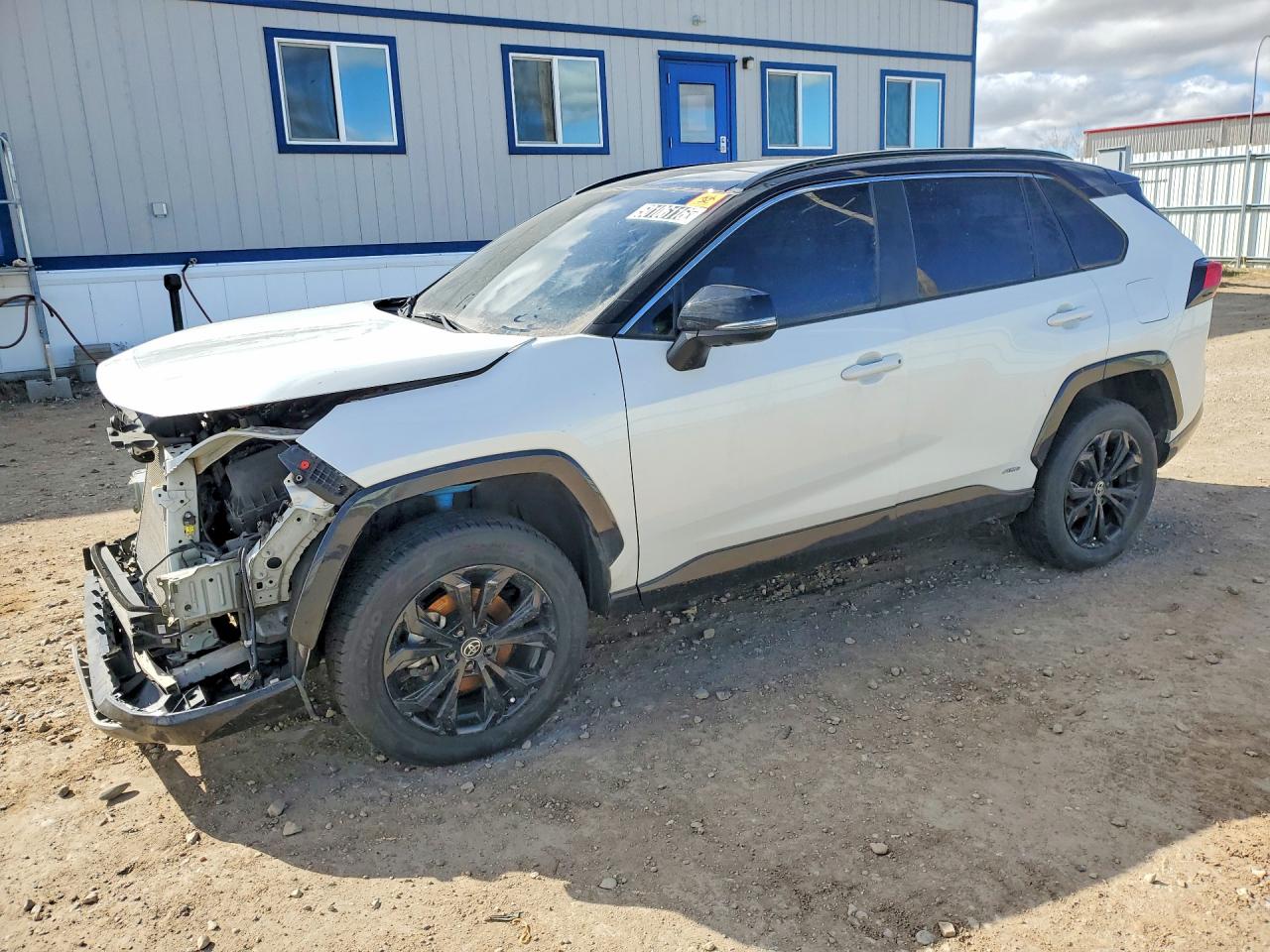 Salvage Toyota RAV4 Image