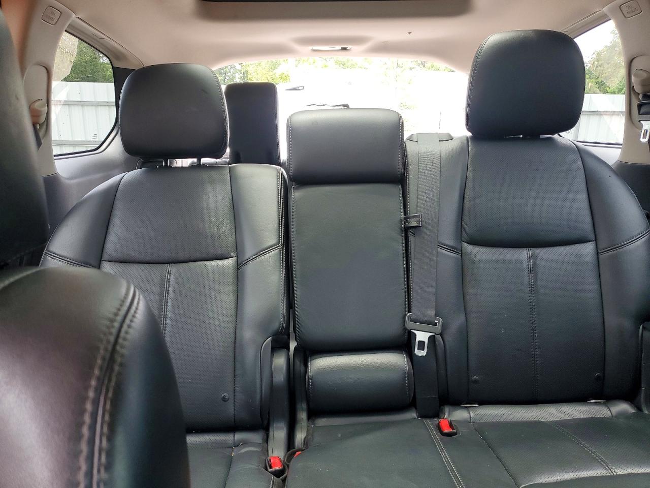 Nissan Pathfinder S