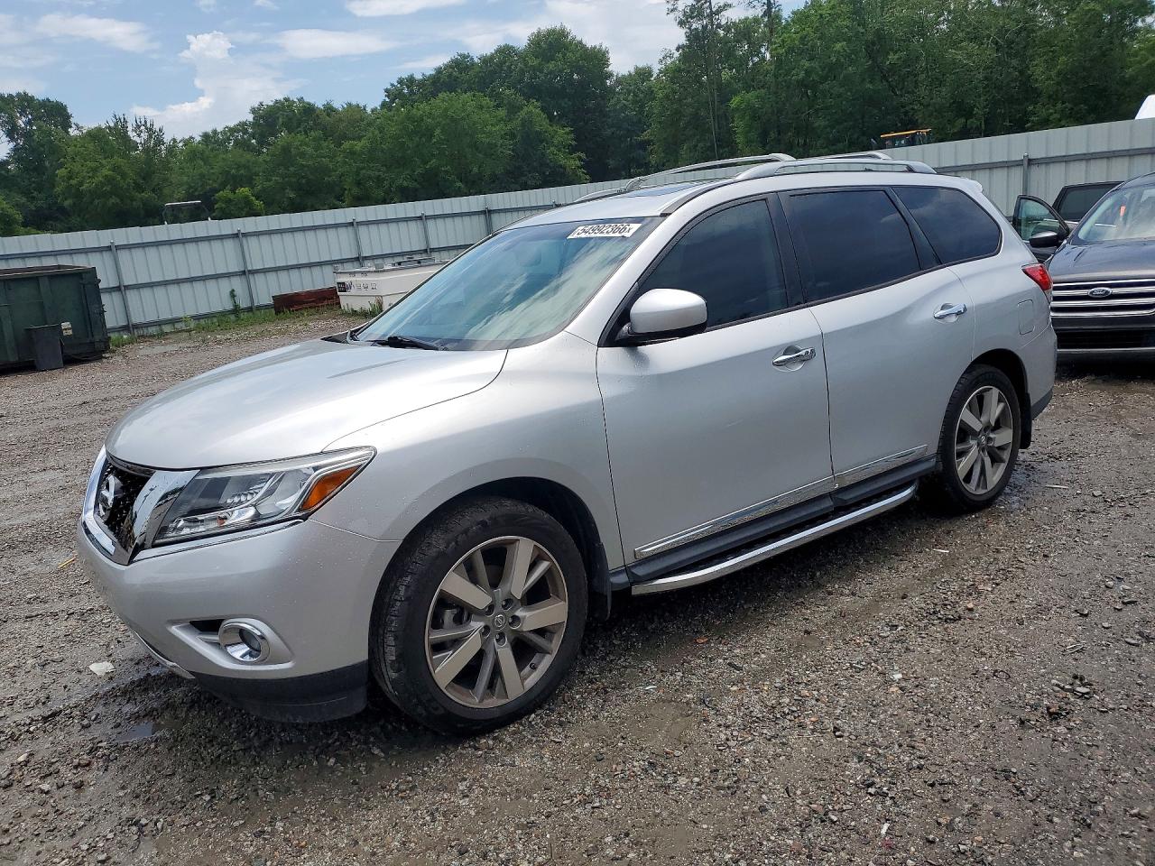 Salvage Nissan Pathfinder Image