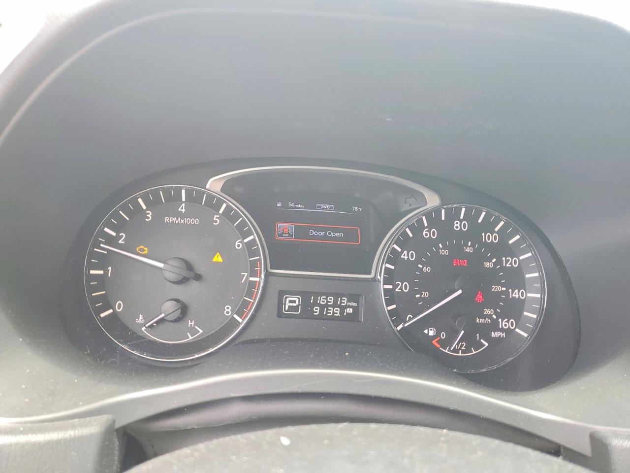 Nissan Pathfinder S
