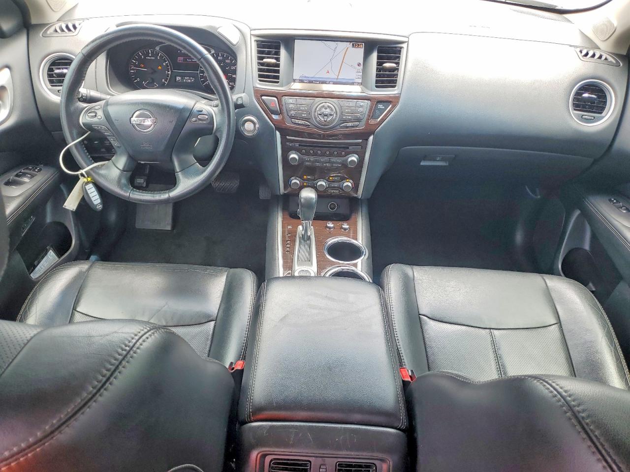 Nissan Pathfinder S