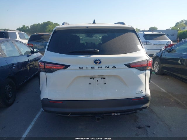 Toyota Sienna Le
