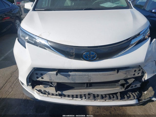 Toyota Sienna Le