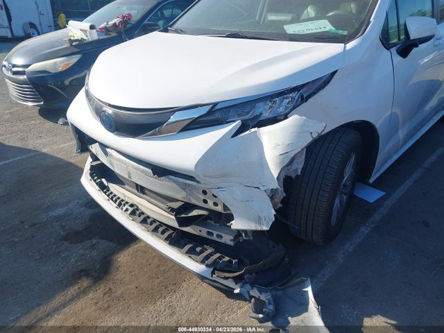 Toyota Sienna Le