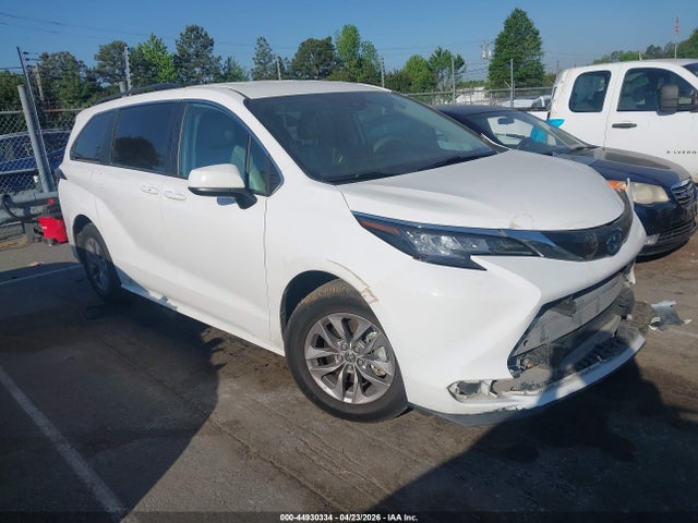 Toyota Sienna Le