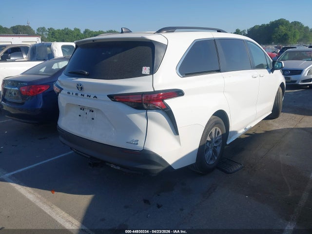 Toyota Sienna Le