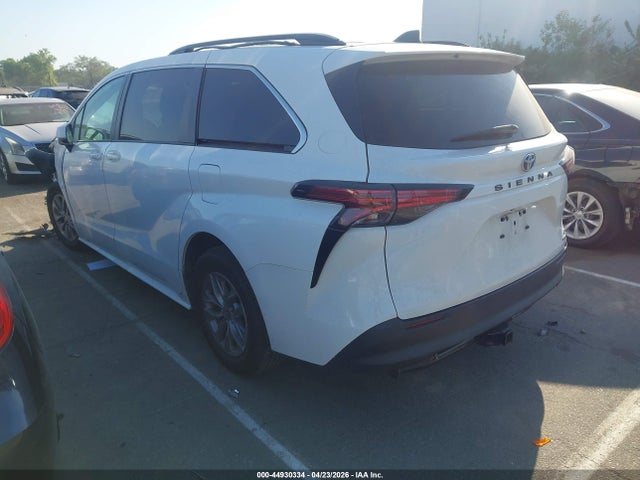 Toyota Sienna Le