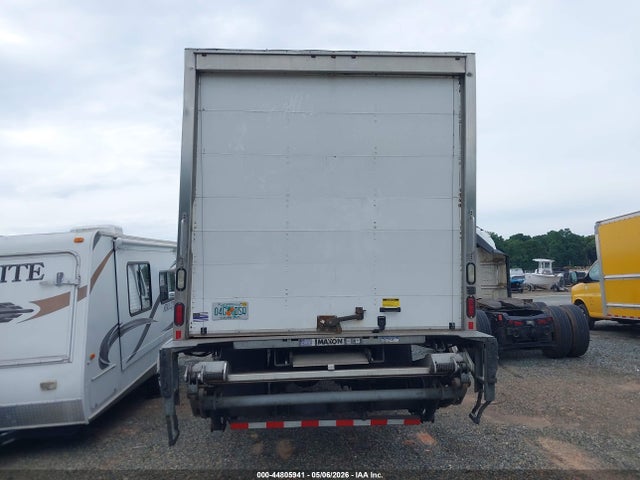 Freightliner M2 106