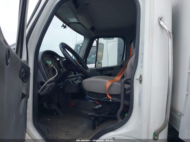 Freightliner M2 106