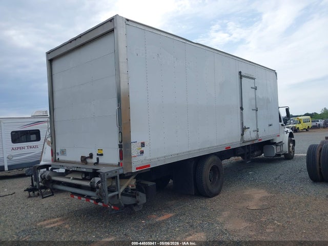 Freightliner M2 106