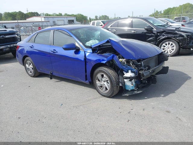 Salvage Hyundai ELANTRA Image