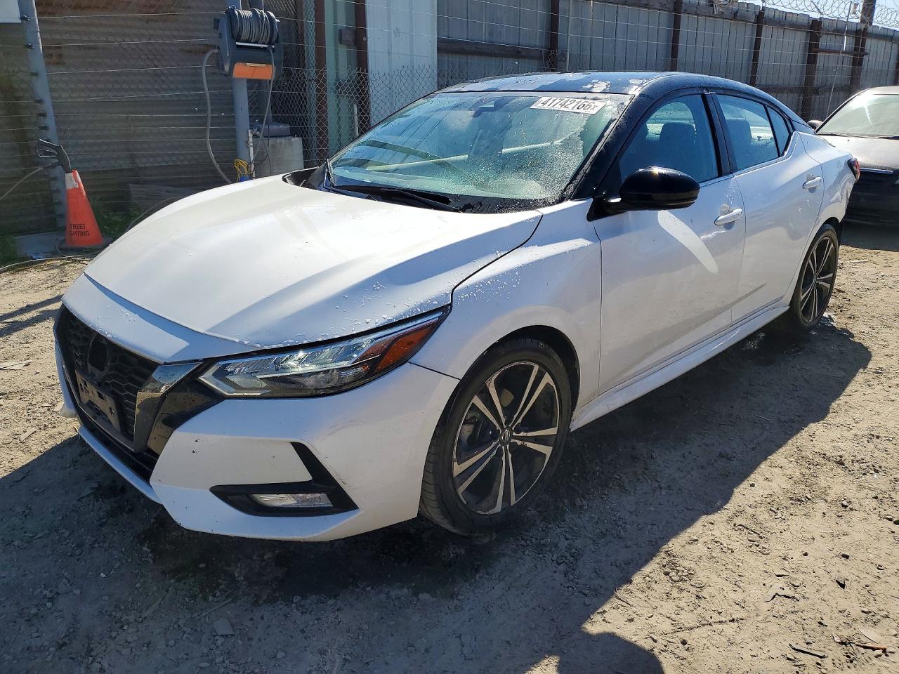 Salvage Nissan Sentra Image
