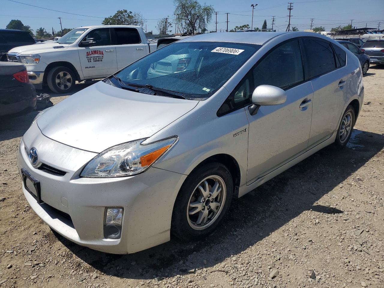 Salvage Toyota Prius Image
