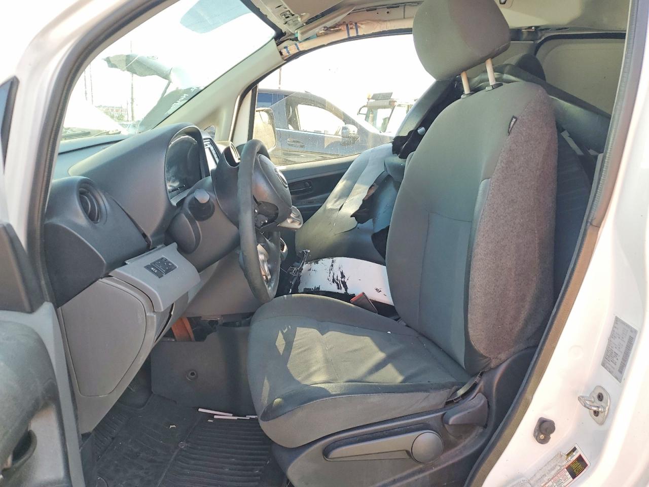 Nissan Nv
