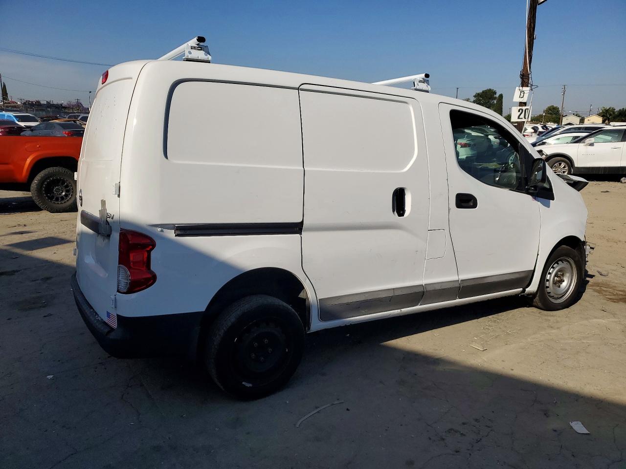 Nissan Nv