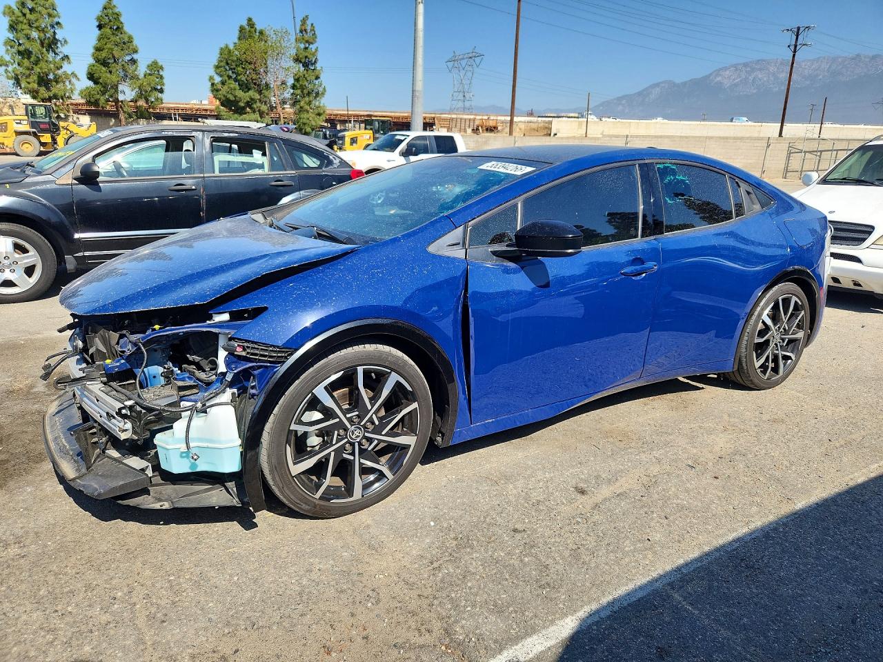 Salvage Toyota Prius Image