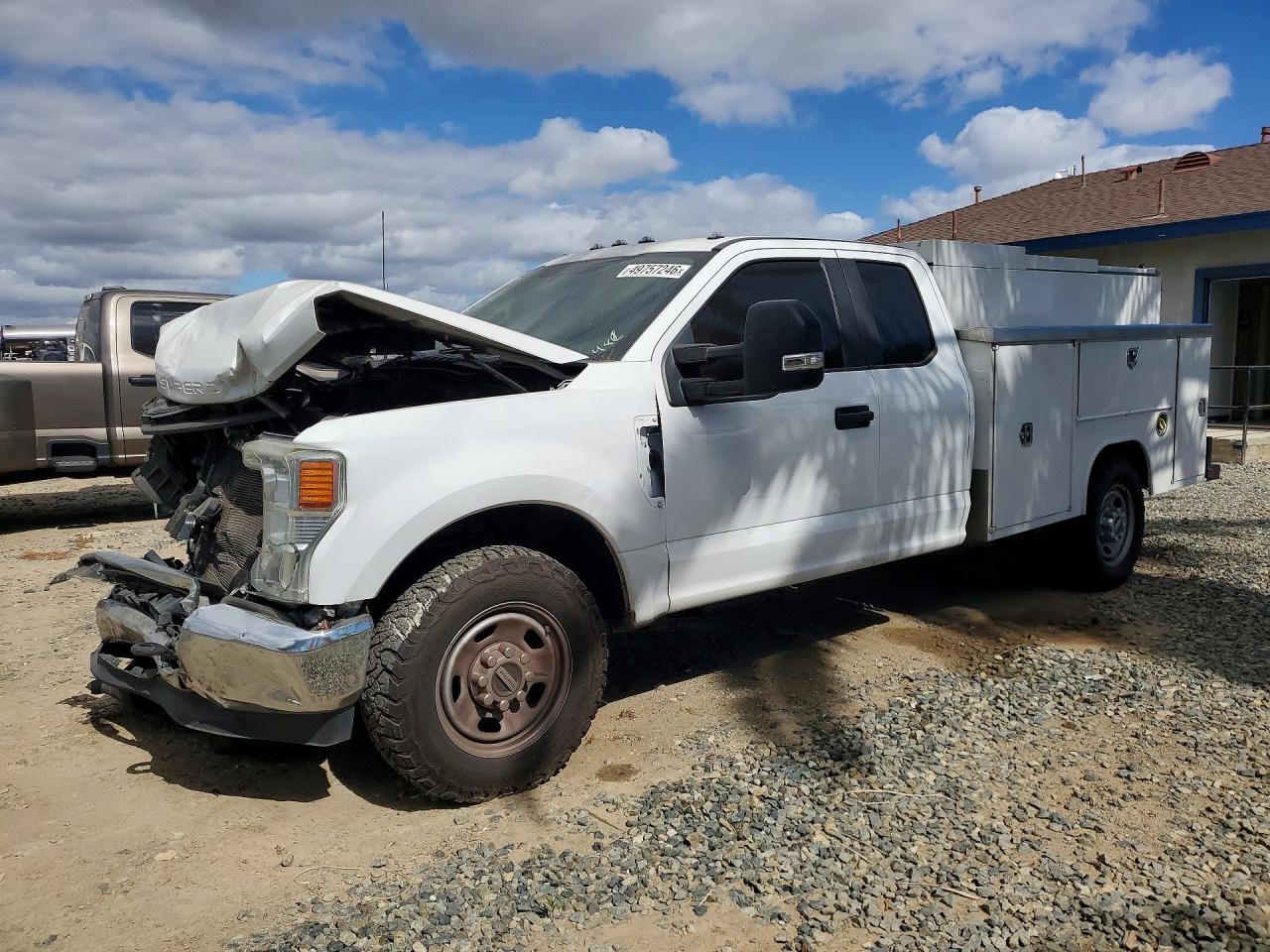 Salvage Ford F-350 Image