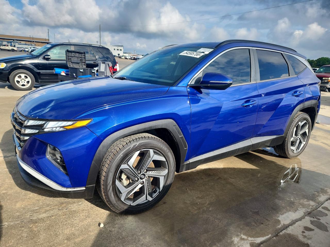 Salvage Hyundai TUCSON Image