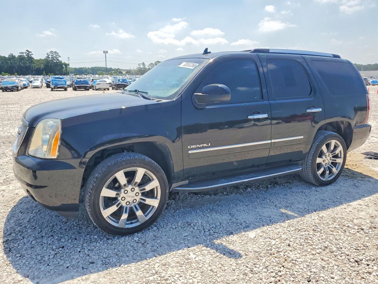 Salvage GMC Yukon Image