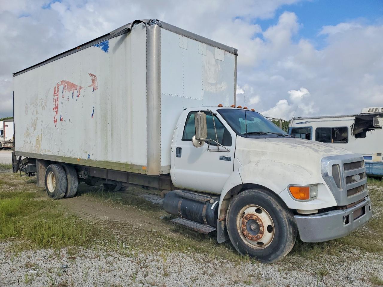 Salvage Ford F-650 Image