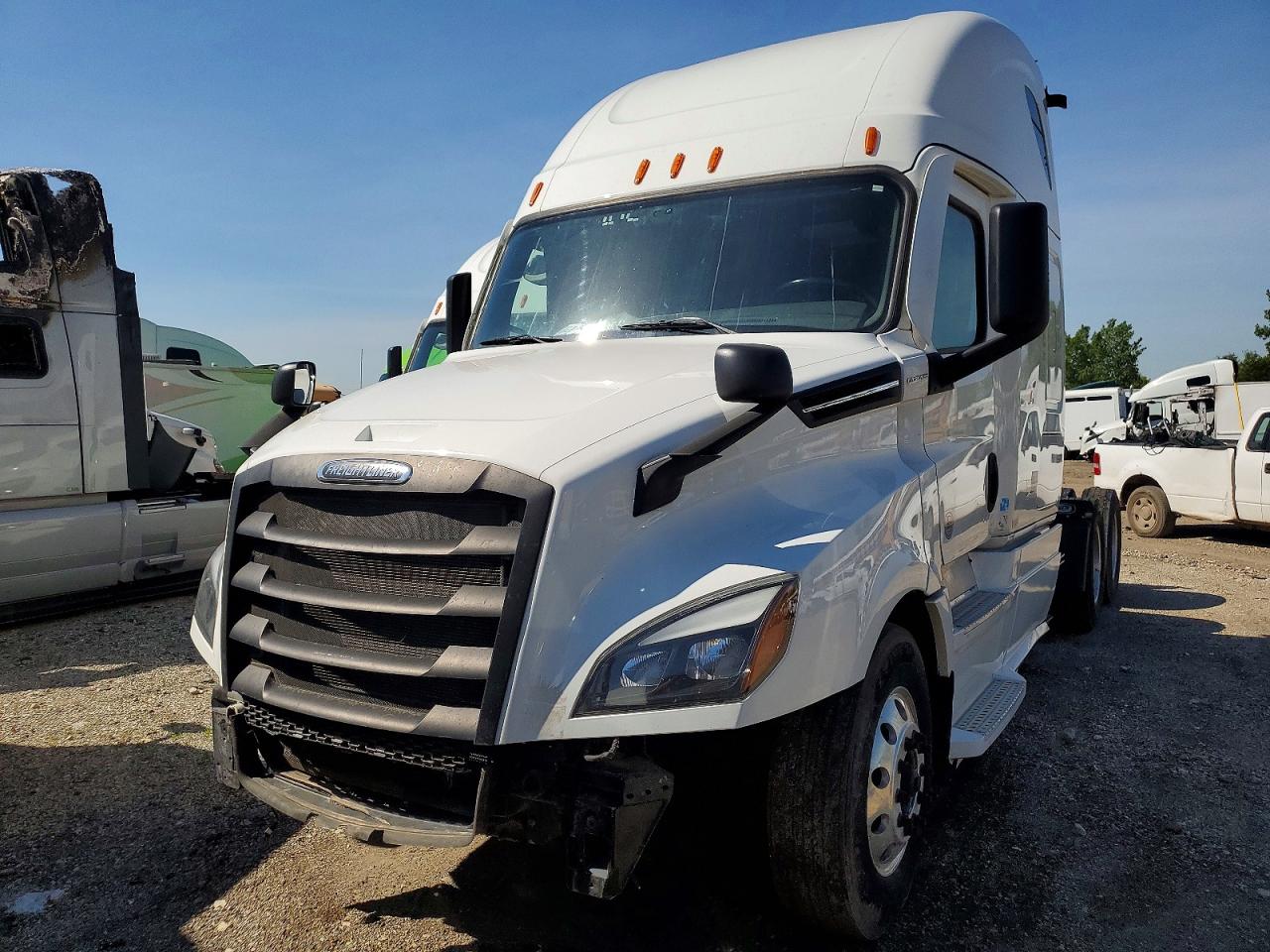 Freigliner Cascadia 126