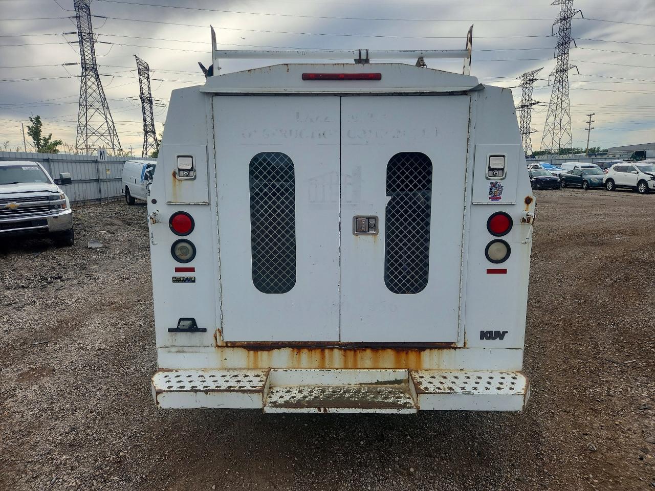 Ford Econoline E350 Super Duty Cutaway Van