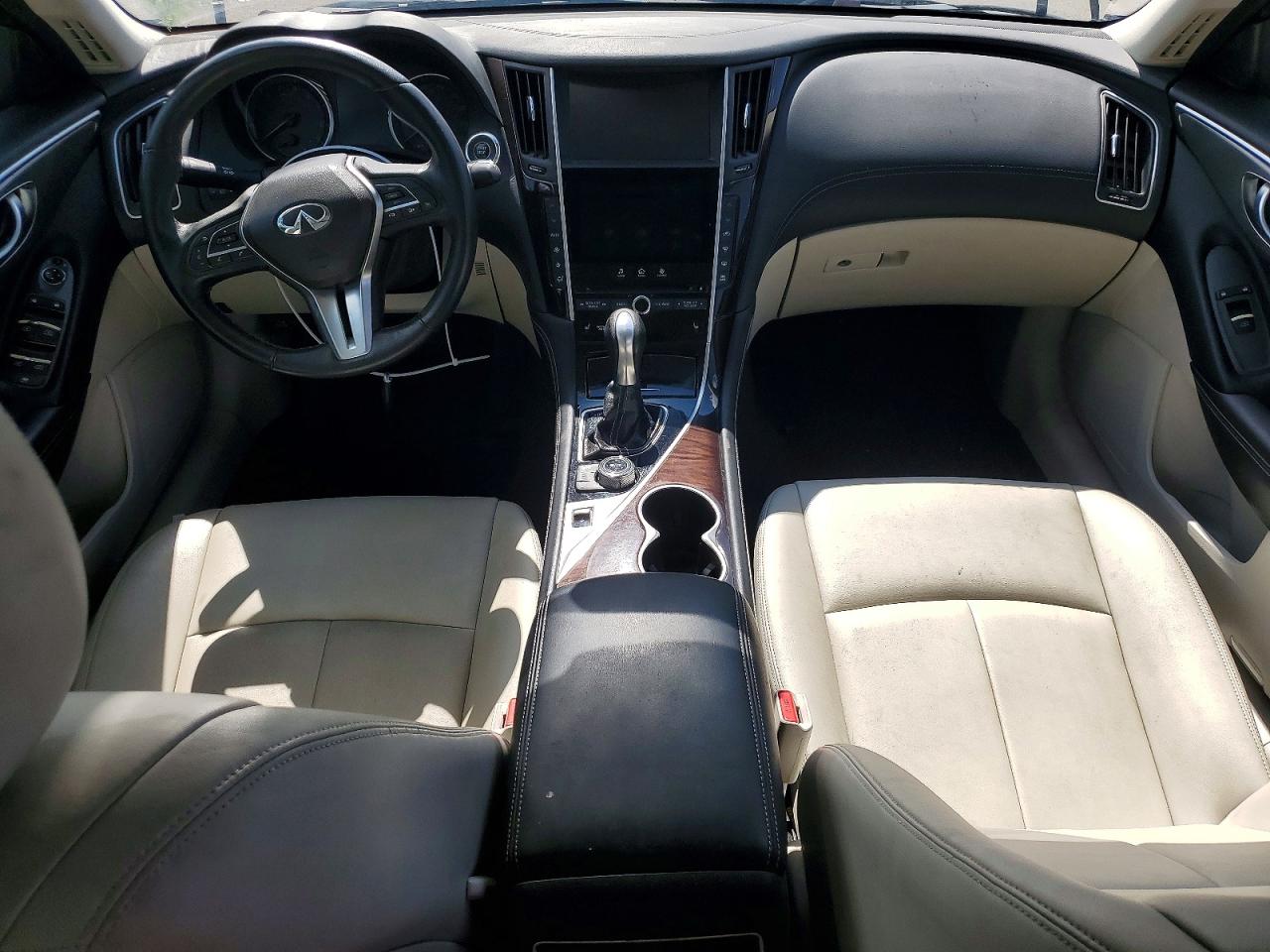INFINITI Q50 3.0t Luxe