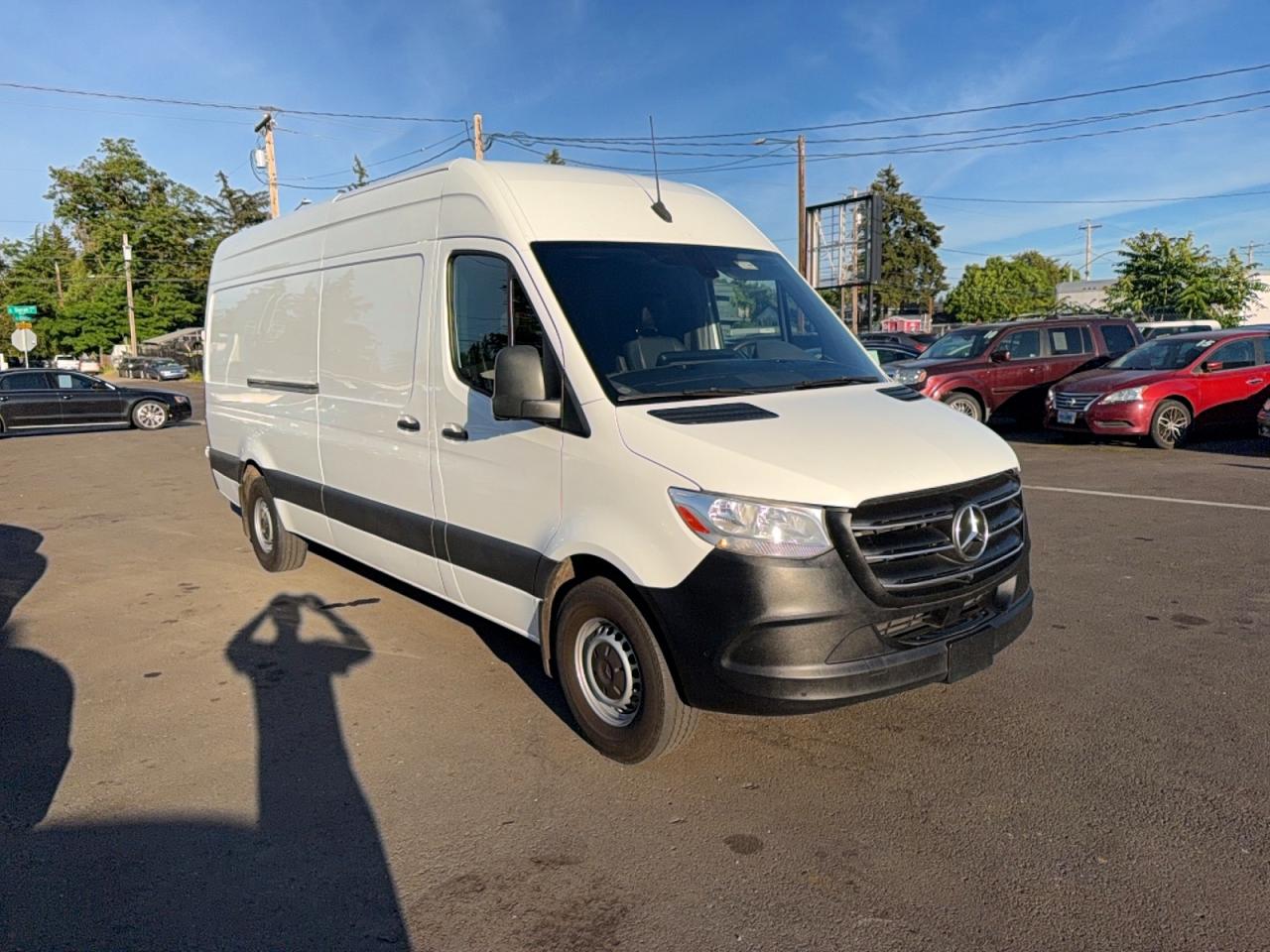 Salvage Mercedes-Benz Sprinter Image